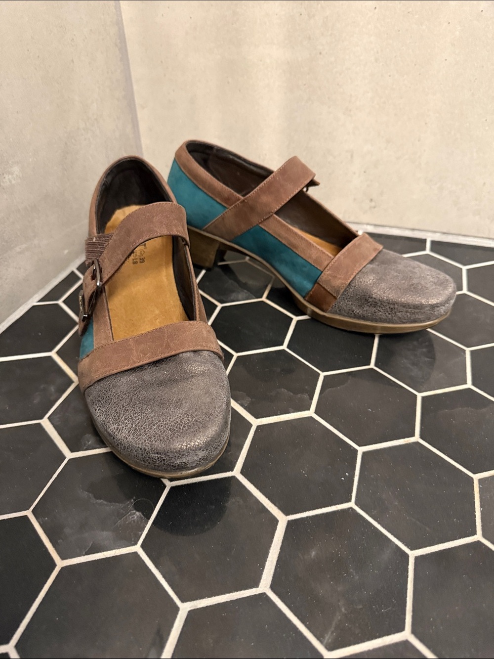 NAOT Colorblock Brown Teal Mary Jane Low Heel Adjustable Velcro Close Shoes 39 8